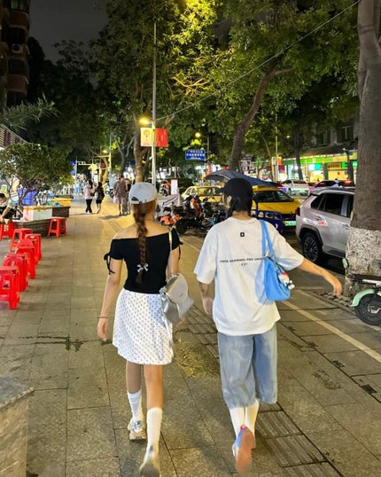 ひとみ on LIPS 「このグループ写真、とても気に入ってるよ#コーデ#韓国コーデ#韓..」(4枚目)