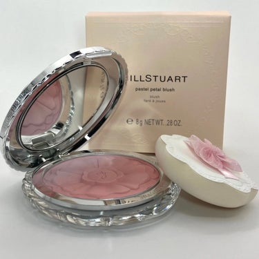 JILL STUART フラワークチュール メイクアップパフのクチコミ「JILL STUARTのパステルペタル ブラッシュ。
先日Mimi TVのオンラインイベントに.....」（2枚目）