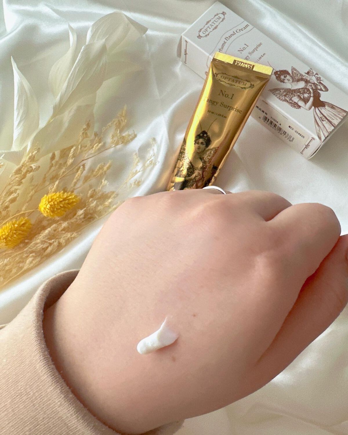 パフュームハンドクリーム グリーンデュー/オプタウム/ハンドクリームを使ったクチコミ(3枚目)