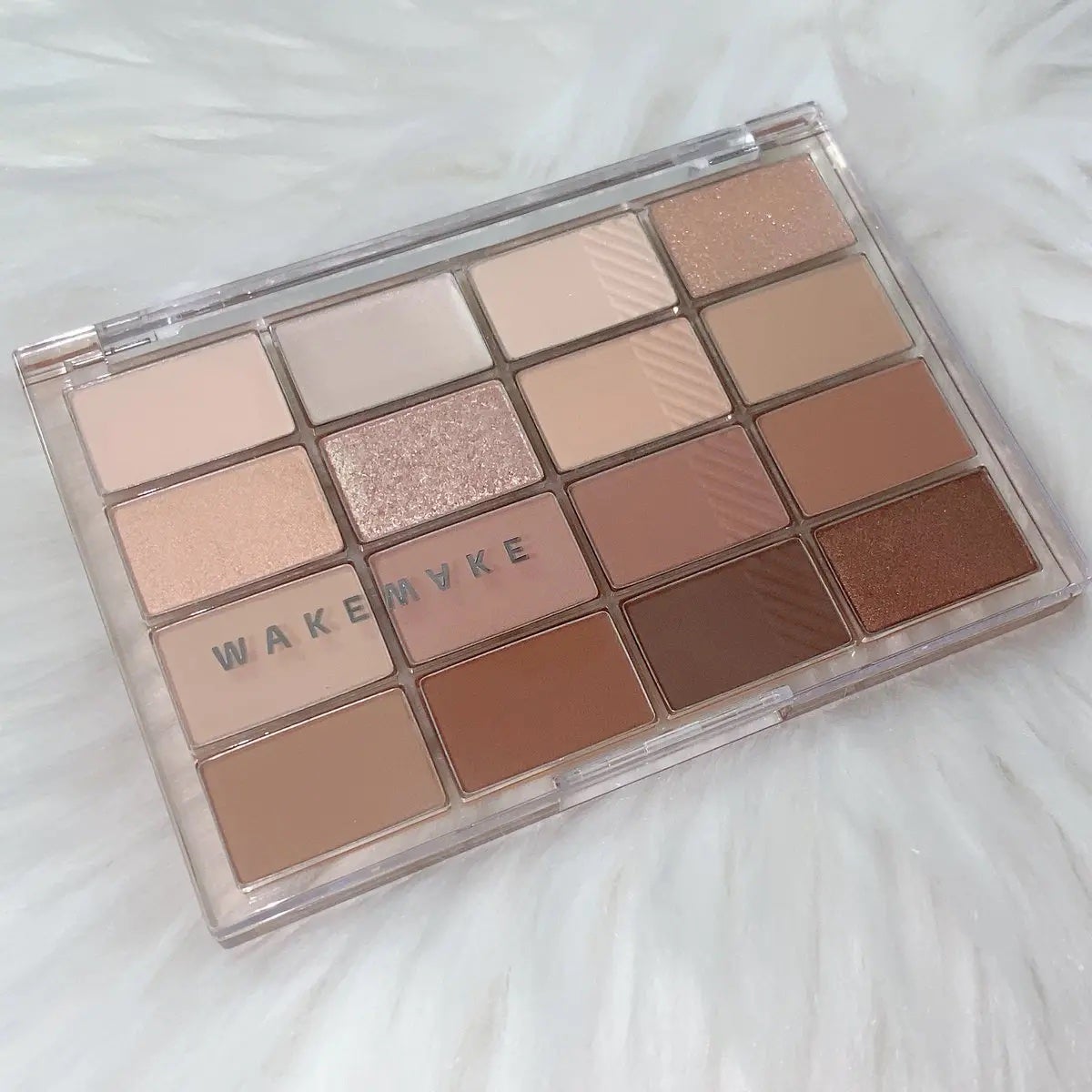 ソフトブラーリングアイパレット/wakemake/アイシャドウパレットを使ったクチコミ(3枚目)