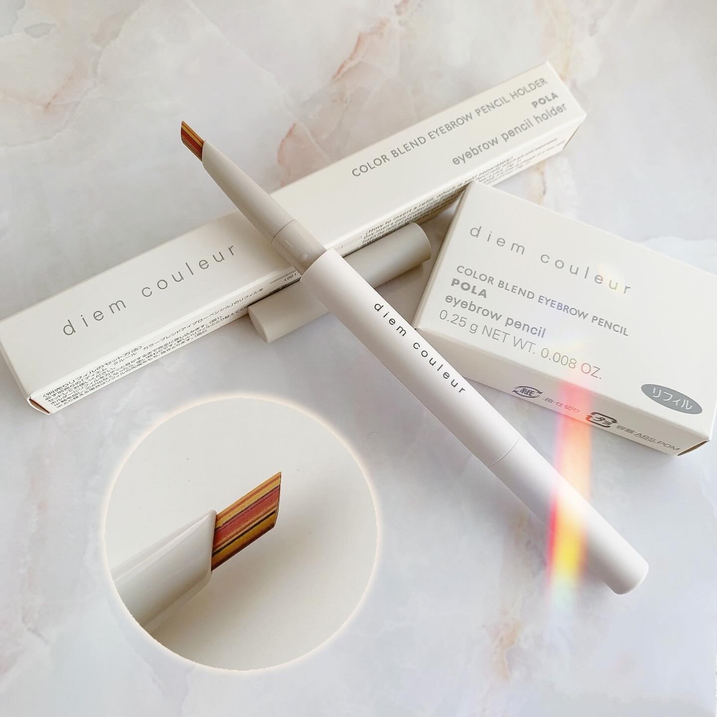 ポーラさまよりいただきました🤎

黄・赤・青の3色が一本になったアイブロウ🪐
カラーが混ざり合うことでいろんな髪型にもなじむブラウンカラーの眉毛ができちゃうんです🧚🏻
密着感があってふんわり仕上がるのも好き✨
眉毛苦手なのでこれで垢