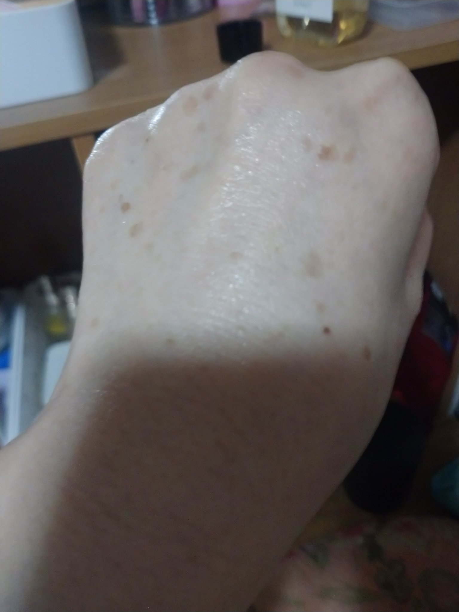 ONE THING ニンジンエキス化粧水のクチコミ「ONE THINGニンジンエキス化粧水

なかなか買えないニンジンエキス化粧水セルレで約半額だ.....」（3枚目）