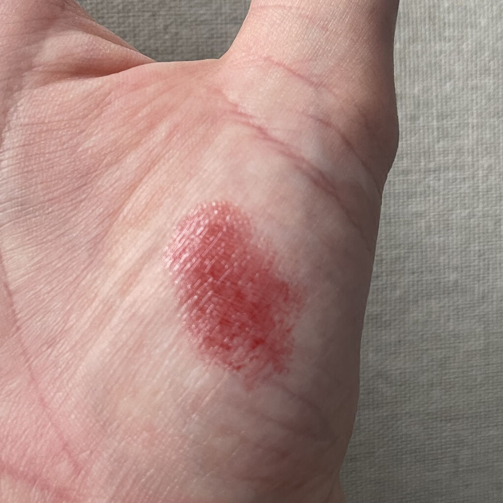 YSL ラブシャイン キャンディグレーズ No.6 バーガンディ テンプテーション/YVES SAINT LAURENT BEAUTE/口紅を使ったクチコミ（3枚目）