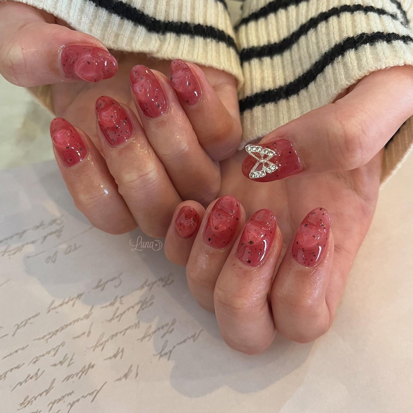 #ジェルネイル,#ワンカラーネイル,#ニュアンスネイル,#うるうるネイル,#ちゅるんネイル,#シンプルネイル,#パーツネイル,#透け感ネイル,#クリアネイル,#ぷっくりネイル,#ちぐはぐネイル,#韓国ネイル,#きらきらネイル,#うるつやネイル,#フレンチガーリーネイル,#つぶつぶネイル,#蝶々ネイル,#赤ネイルのネイルデザイン