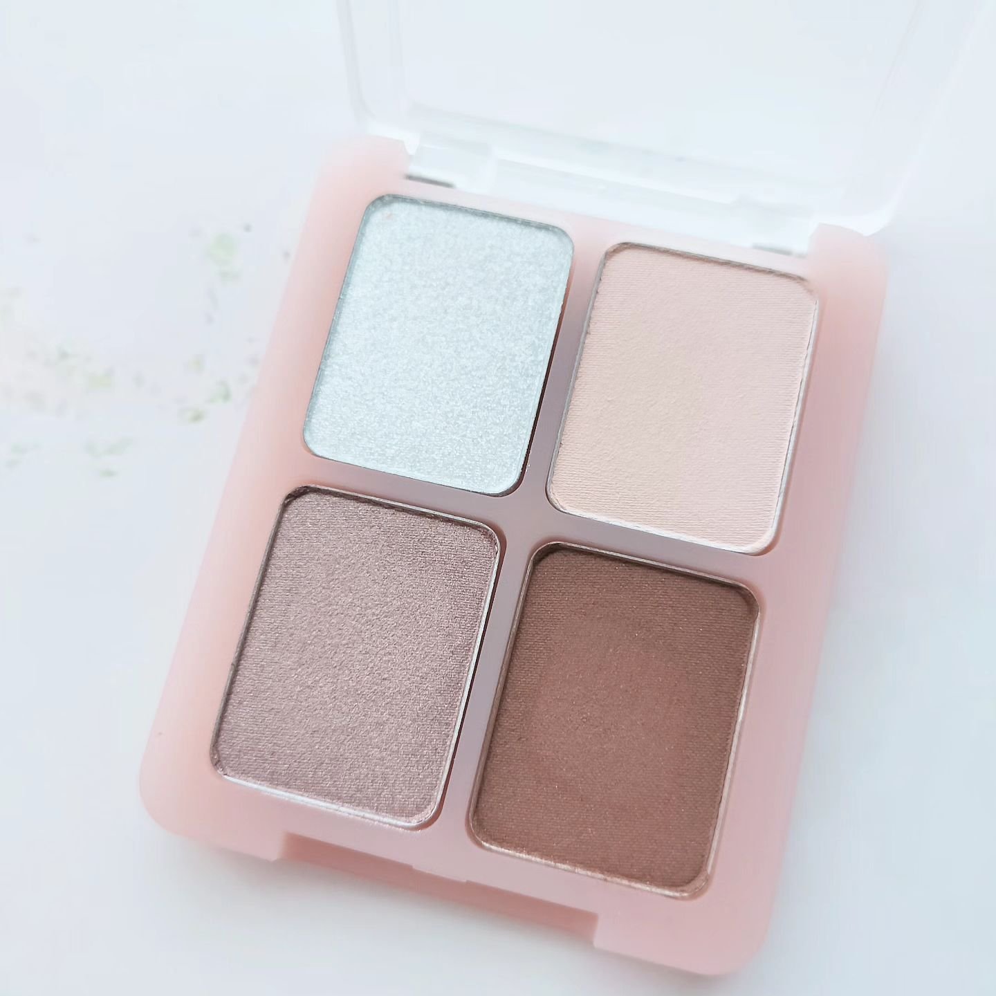  グラム アイ シャドウ スパークリングセピア(SPARKLING SEPIA)/U/CHOO/アイシャドウパレットを使ったクチコミ（3枚目）