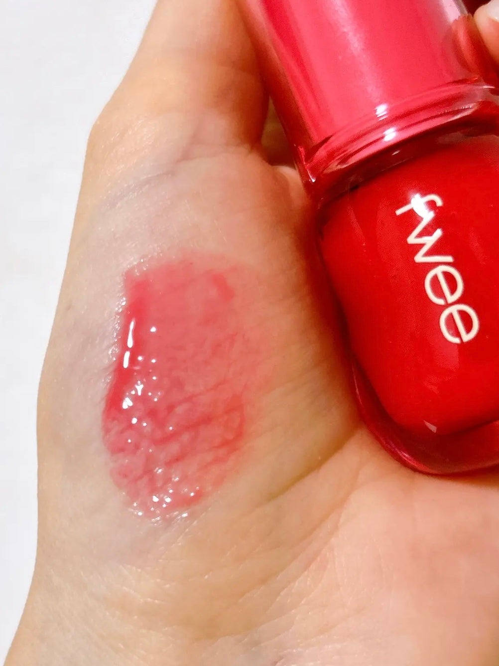 フィー 3Dボリューミンググロス/fwee/リップグロスを使ったクチコミ(3枚目)