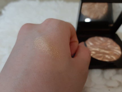 フェイスイルミネーター/ローラ メルシエ/パウダーハイライトを使ったクチコミ(2枚目)