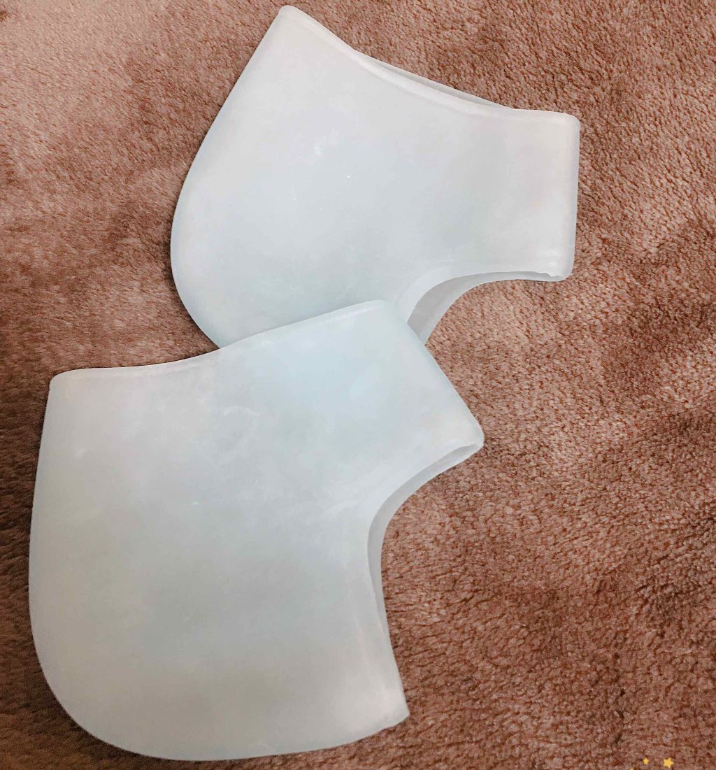 シリコーンかかとパック/DAISO/その他スキンケアグッズを使ったクチコミ（3枚目）