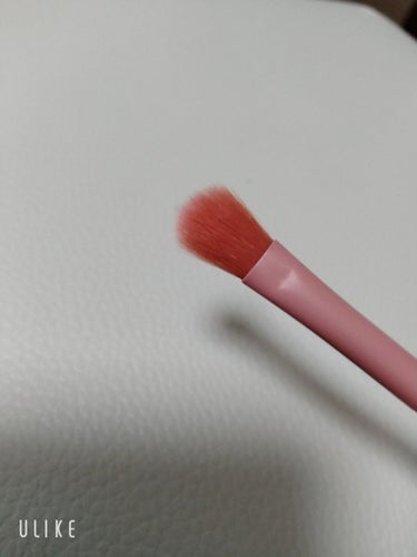 UR GLAM　EYESHADOW BRUSH A/U R GLAM/メイクブラシを使ったクチコミ（3枚目）