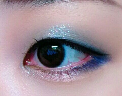 Jeffree Star Cosmetics ブルーブラッドのクチコミ「目ばっかりでごめんなさいね🙋
ビューティリッシュ発売のジェフリーの福袋に入っていたブルーブ.....」(1枚目)