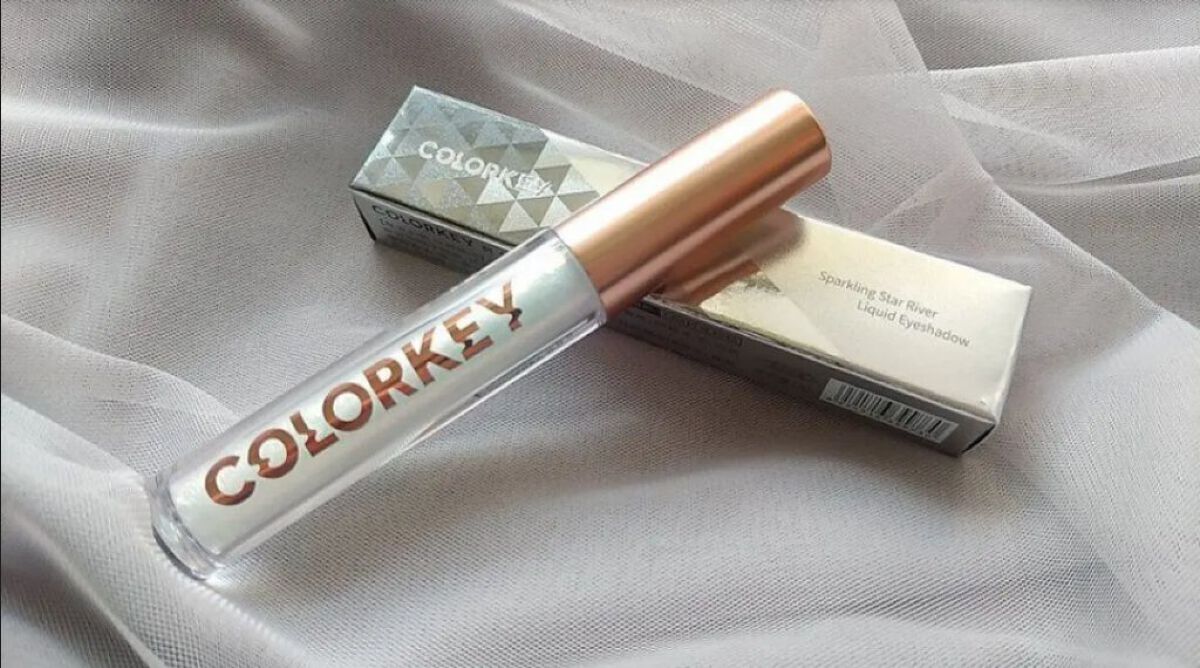 スパークリングギャラクシーリキッドアイシャドウ/COLORKEY/リキッドアイシャドウを使ったクチコミ（1枚目）
