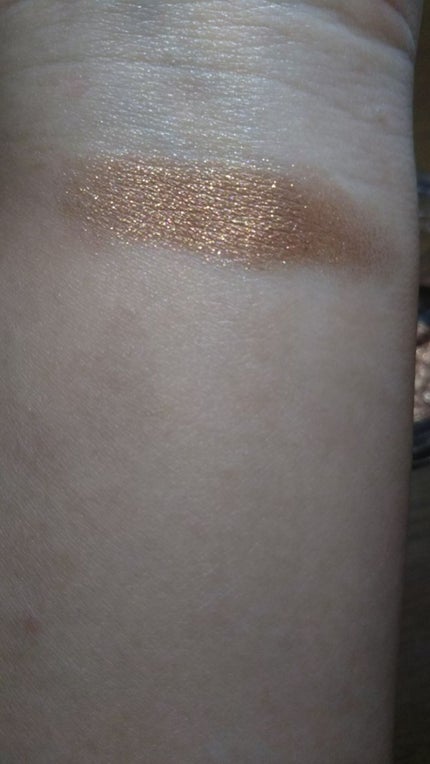 ルックアット マイアイジュエル/ETUDE/単色アイシャドウを使ったクチコミ(2枚目)