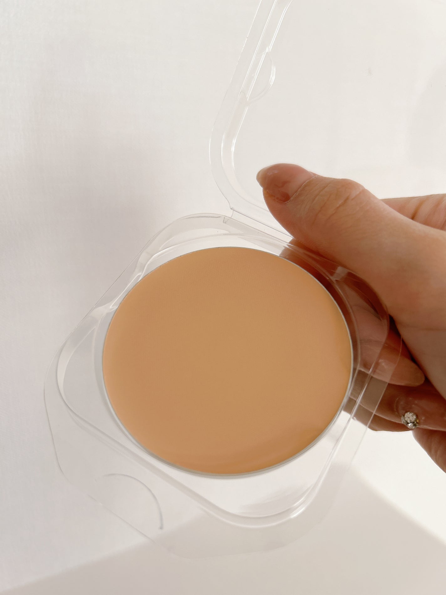 MAGIC CREAM/SERIOUS MODE/クリーム・エマルジョンファンデーションを使ったクチコミ(2枚目)