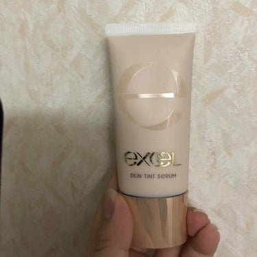 サナ エクセル スキンティントセラム
ST01 ナチュラルオークル10

35g/1800円
SPF28 PA++

Maquillageのリキッドを使っていたのですが、もう少し手軽な値段で気軽に使える