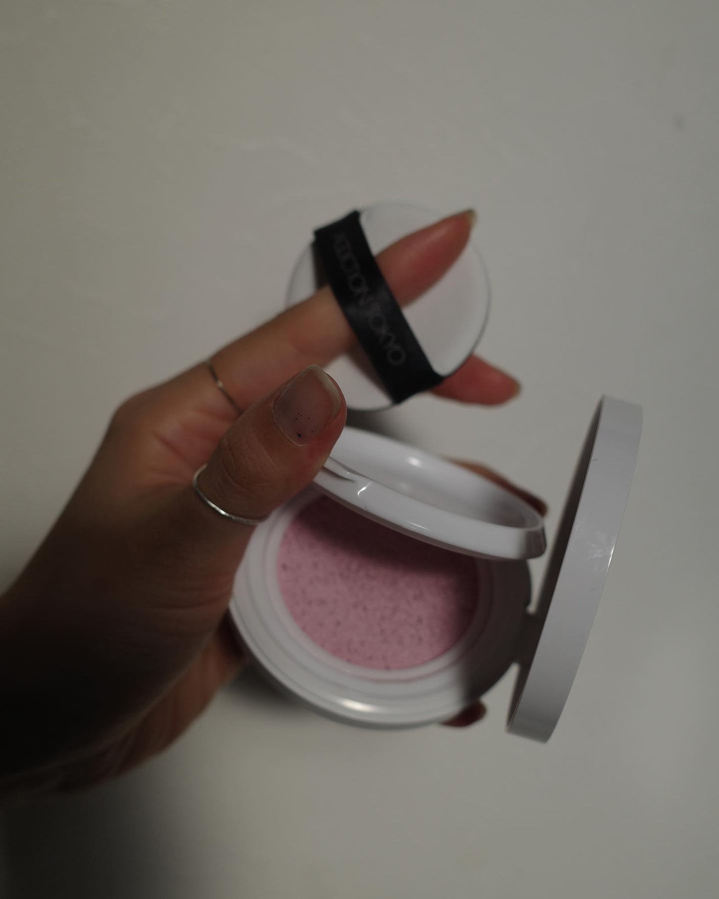 geek__un on LIPS 「・ADDICTIONSKINCAREUV TOUCHUP CU..」(1枚目)