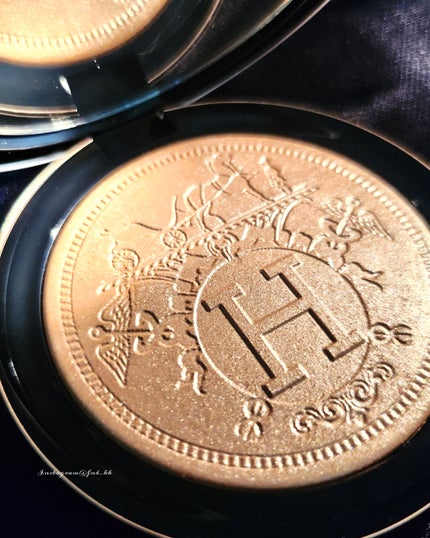 プードル オルフェーヴル フェイス&アイ イルミネイティングパウダー/エルメス/プレストパウダーを使ったクチコミ(1枚目)