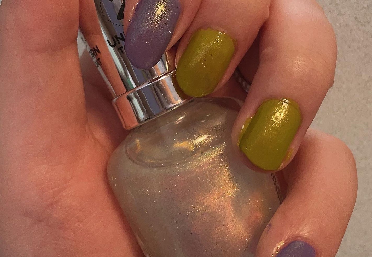 ジェルフィニッシュ ネイルカラー/サリーハンセン/マニキュアを使ったクチコミ(3枚目)