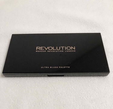 MAKEUP REVOLUTION ブラッシャーブラッシュ パレット オール アバウト クリームのクチコミ「こんばんは☽･:*
今回は最近お安く購入したMAKEUP REVOLUTIONのパレット3つの.....」（2枚目）