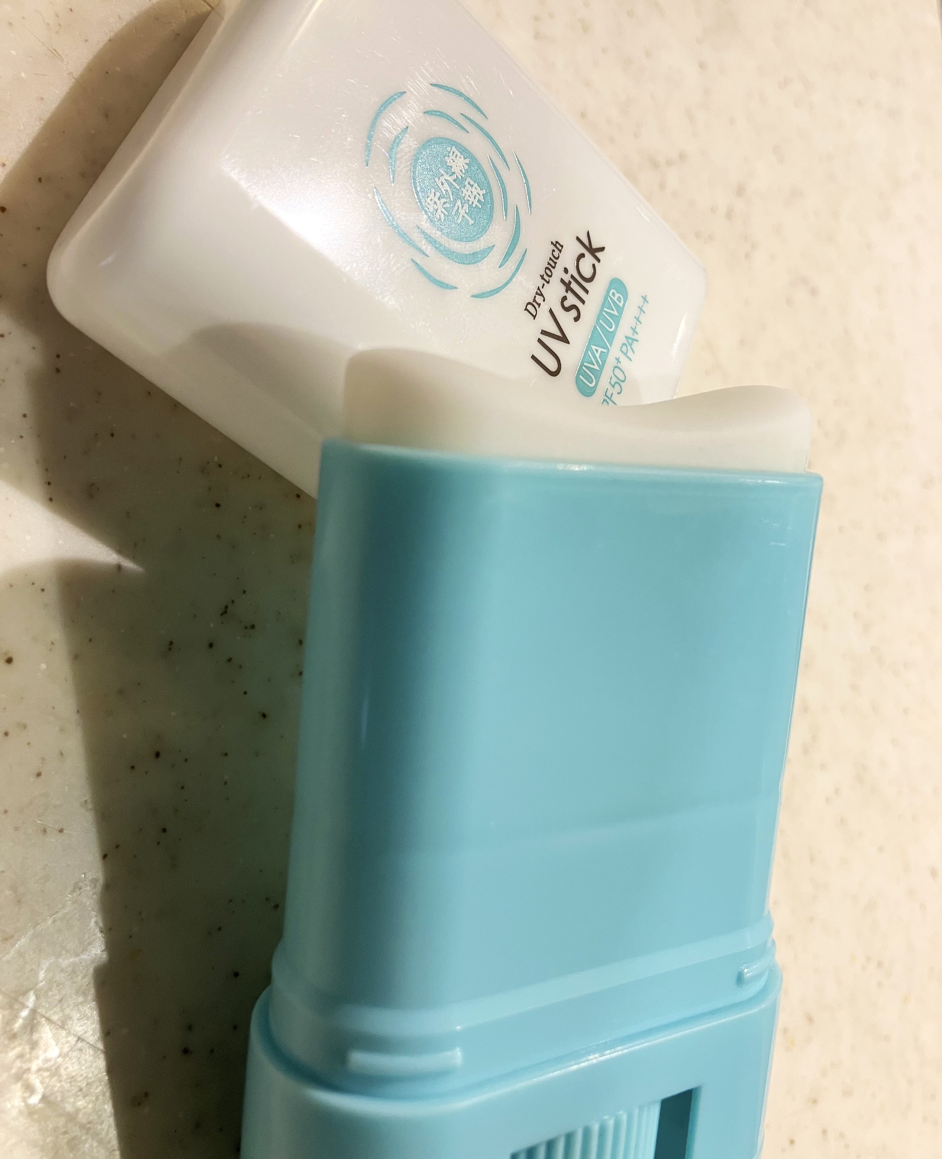 紫外線予報 さらさらUVスティックF/紫外線予報/日焼け止めスティックを使ったクチコミ（2枚目）