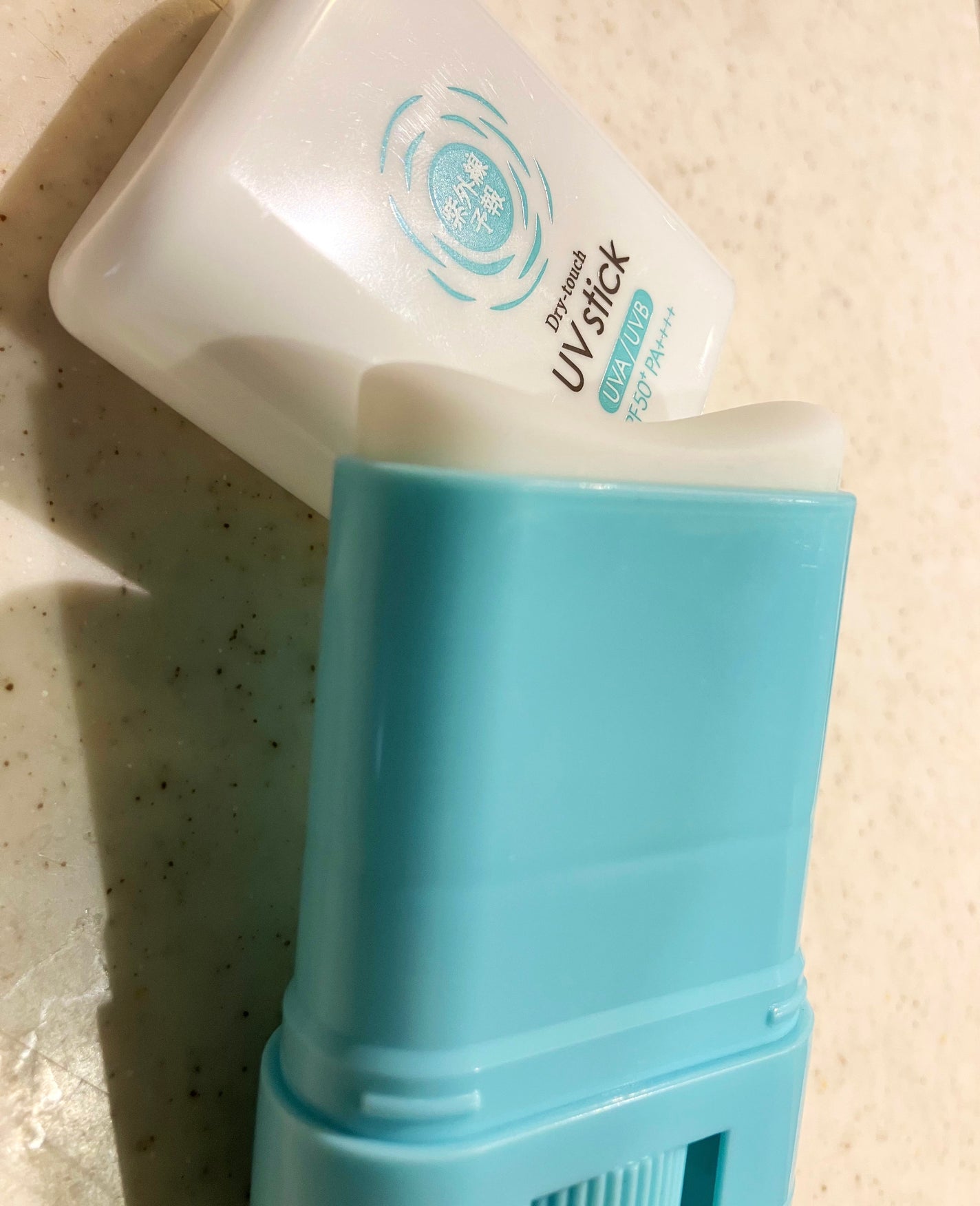 紫外線予報 さらさらUVスティックF/紫外線予報/日焼け止めスティックを使ったクチコミ(2枚目)