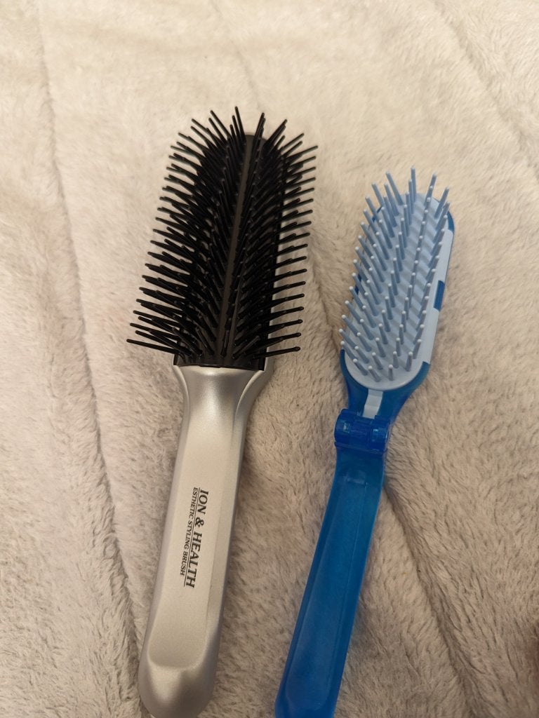 マイナスイオンボールスタイリングブラシL/貝印/ヘアブラシを使ったクチコミ(2枚目)