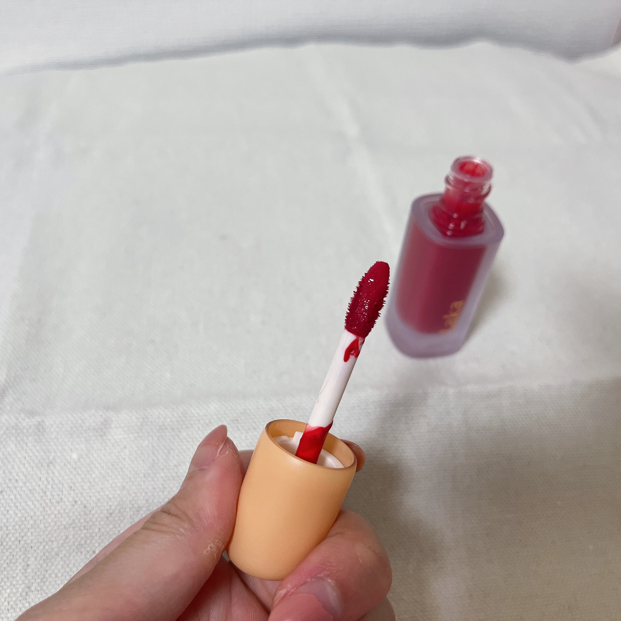 フルーティーグラムティント 116 キャンディッド/Laka/リップティントを使ったクチコミ（3枚目）