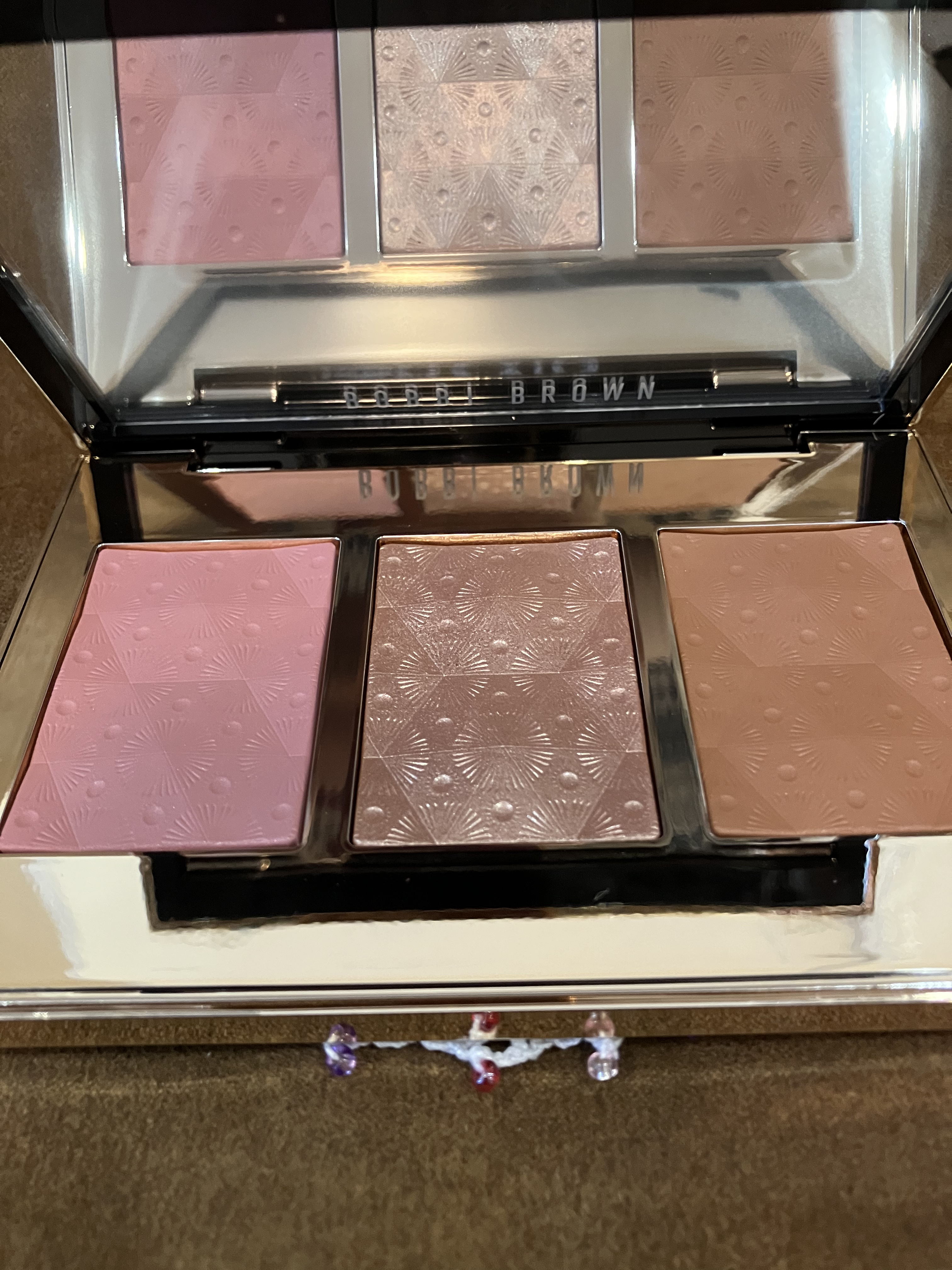 リュクス チーク & ハイライト パレット ローズグロウ/BOBBI BROWN/パウダーハイライトを使ったクチコミ（3枚目）