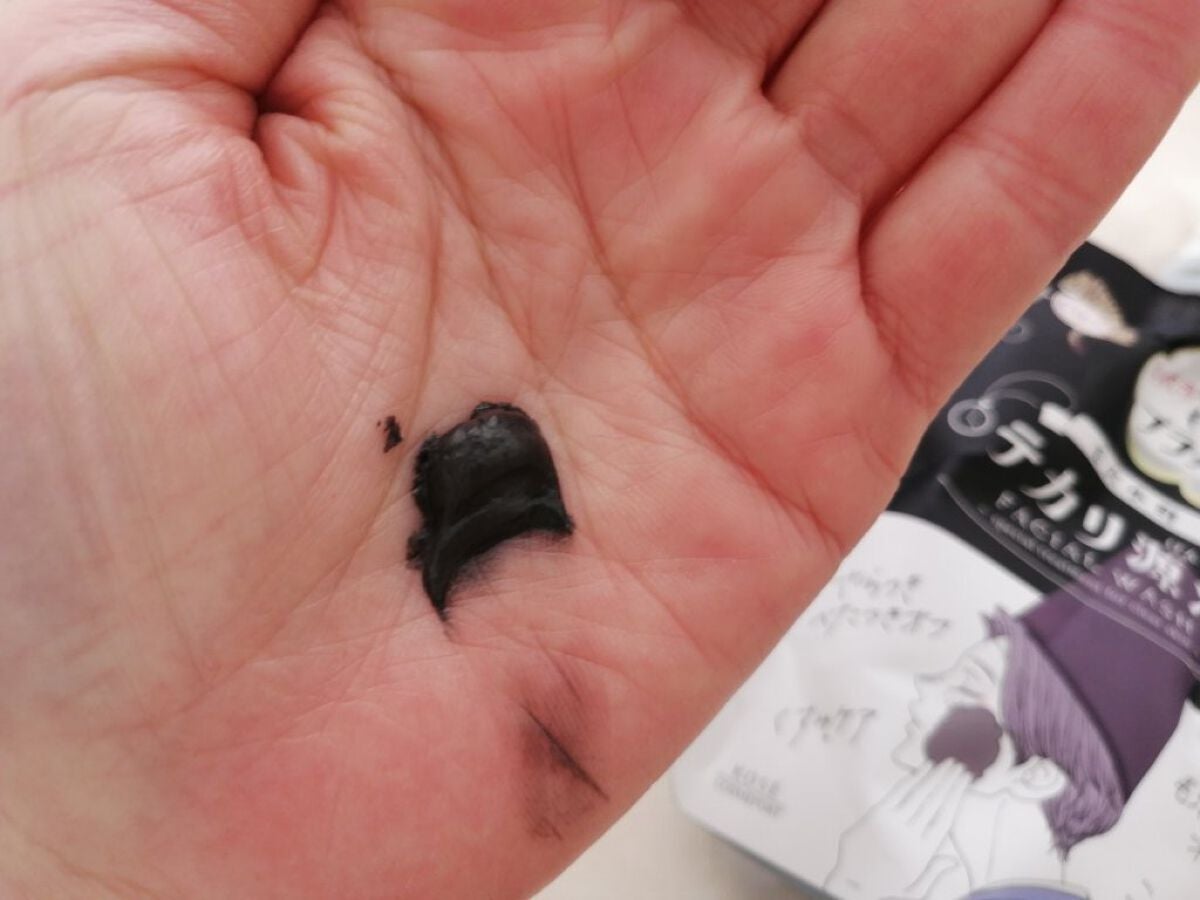 毛穴小町 テカリ源治 もちもちブラック洗顔/クリアターン/洗顔フォームを使ったクチコミ(3枚目)