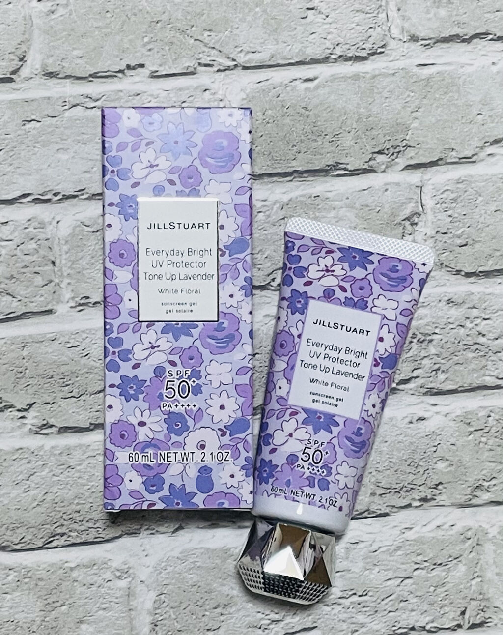 エブリデイブライト UVプロテクター トーンアップラベンダー ホワイトフローラル/JILL STUART/化粧下地を使ったクチコミ（1枚目）
