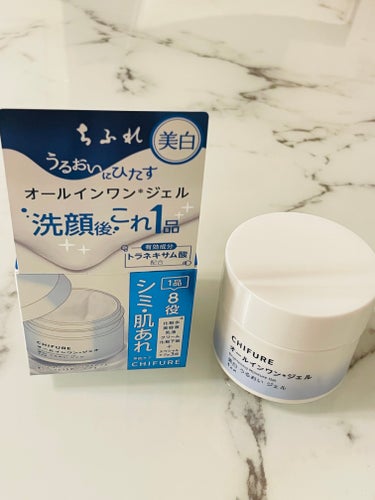 


#PR #ちふれ


ちふれ 美白 うるおい ジェル【医薬部外品】




洗顔後これ1品で、うるおいつづく、透明感*1のある肌へ
 新たに肌あれ防止の効果も付与し、時短・簡便の美白※オールインワン*2ジェルがリニューアル
 一品8役 様々な場面で使えるマルチなアイテムとして、忙しい毎日を送る方の時短＆簡便なスキンケア生活🕊

1品8役をこなすオールインワン*2ジェル 基本の5つの役割とスペシャルケア3役の、1品で8役をかねそなえた、
様々な場面で使えるマルチなアイテムです🕊
 基本の5役：化粧水・美容液・乳液・クリーム・化粧下地
 スペシャルケア3役：部分用美容液・マスク・スリーピングマスク

シミ・肌あれ対策にワンステップで一気にアプローチ。うるおいつづく、透明感*1のある肌へ🕊
 ・美白※・抗肌あれ有効成分トラネキサム酸配合で、透明感低下の原因となるシミ、肌あれを1品でケアします ・みずみずしくべたつかないジェルが、角層のすみずみまでうるおいを届けます ・保湿成分ヒアルロン酸・トレハロース配合で、しっとり感が続きます ・肌に必要な成分を厳選したシンプルな処方です ・無香料／無着色。アルコールを配合していません
*1：美白によるもの *2：化粧水・美容液・乳液・クリーム・化粧下地・部分用美容液・マスク・スリーピングマスク *3：『ちふれ うるおい ジェル』本体・詰替用、『ちふれ 美白 うるおい ジェル』本体・詰替用の計4種における、2013年8月20日～2023年1月17日までの累計出荷個数（株式会社ちふれ化粧品調べ） ※美白とは、メラニンの生成をおさえ、シミ・ソバカスを防ぐこと


潤いのあるプルプルしてるジェル

塗り広げたあとはベタつくことがなかった🕊

本体1,430円（税込）、詰替用1,320円（税込）
詰め替えがあるのもエコで嬉しい🛒
ジェル

※美白：美白とは、メラニンの生成をおさえ、シミ・ソバカスを防ぐことの画像 その0