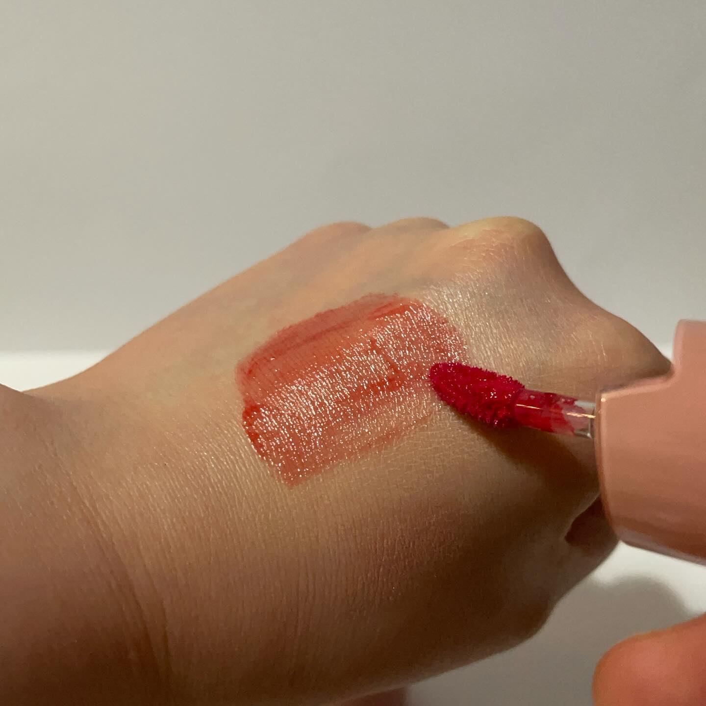 ロウグロウジェルティント R004 フィーバー/hince/リップティントを使ったクチコミ（3枚目）