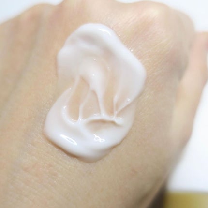 tama on LIPS 「潤いの保護膜でしっとりが続く肌へ🌱/╌╌╌╌╌╌╌╌╌╌╌╌╌..」(4枚目)