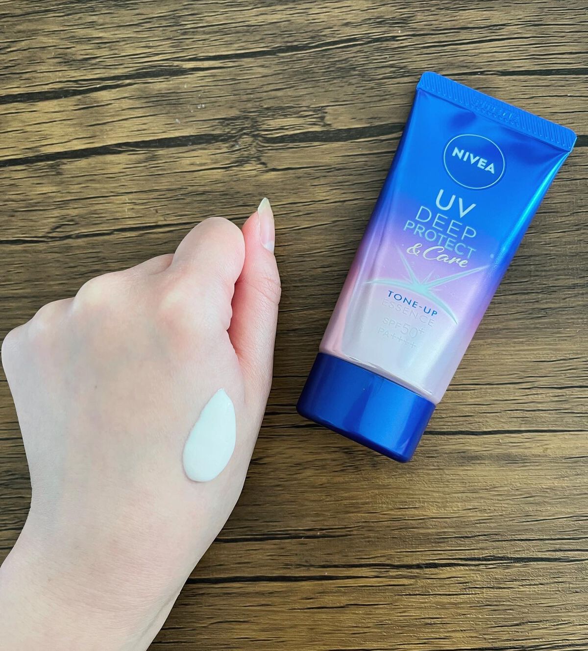 ニベアUV ディープ プロテクト＆ケア トーンアップ エッセンス/ニベア/日焼け止めローションを使ったクチコミ（3枚目）