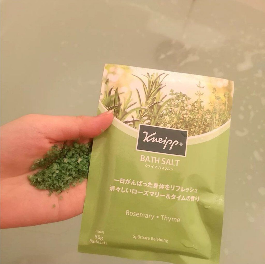 バスソルト ローズマリー＆タイムの香り 50g【旧】/クナイプ/無機塩系入浴剤を使ったクチコミ（1枚目）