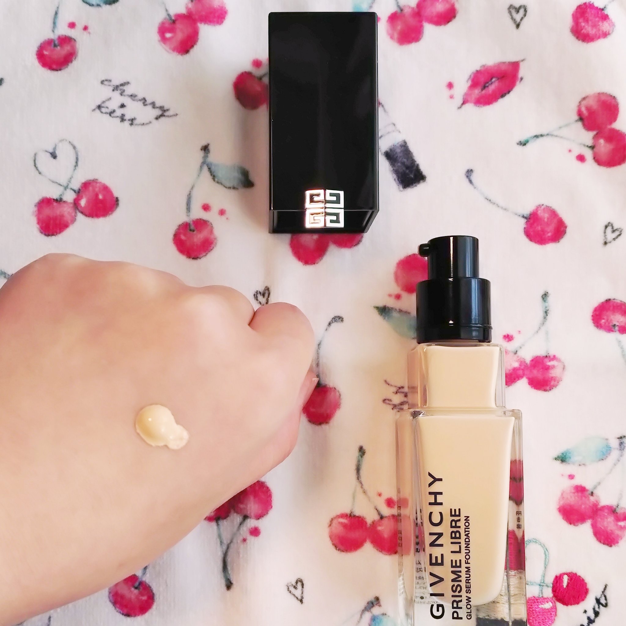 プリズム・リーブル・トラベル No. 00 オパルセント・チュール/GIVENCHY/ルースパウダーを使ったクチコミ（3枚目）