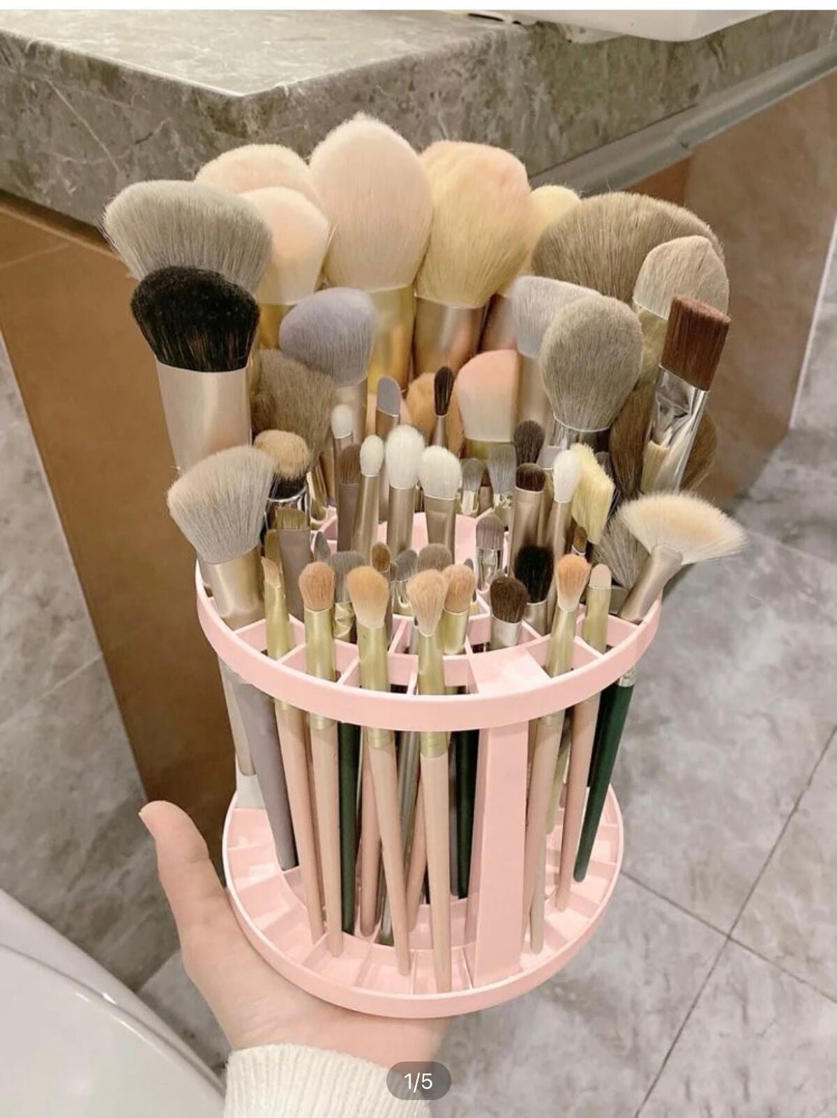 ぷぷ on LIPS 「こんにちは〜〜〜!今日は、おすすめのブラシを収納する小物を見つ..」(3枚目)