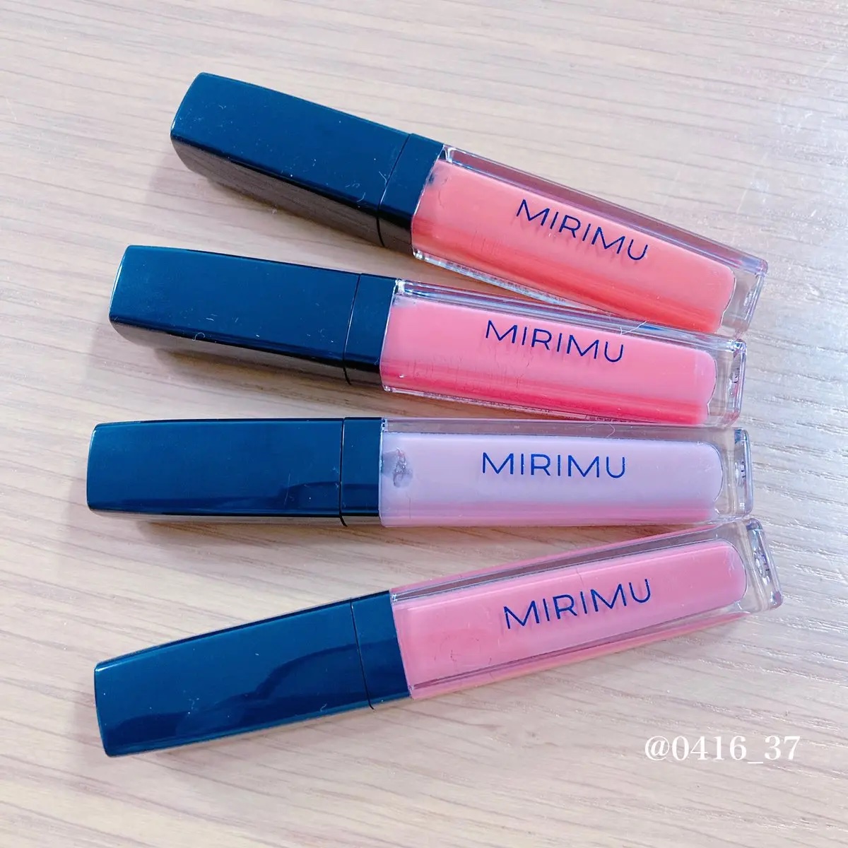 ◇ミリム　ジューシーグロス◇

一度塗りで粘膜感のようなシアー感💓
二度塗りでしっかり発色する✨

落ちにくいティント処方🙌

どのカラーも可愛いくて選べない😂

優しいミルクの香りがいい匂いで
何回も嗅いでしまう🐮笑