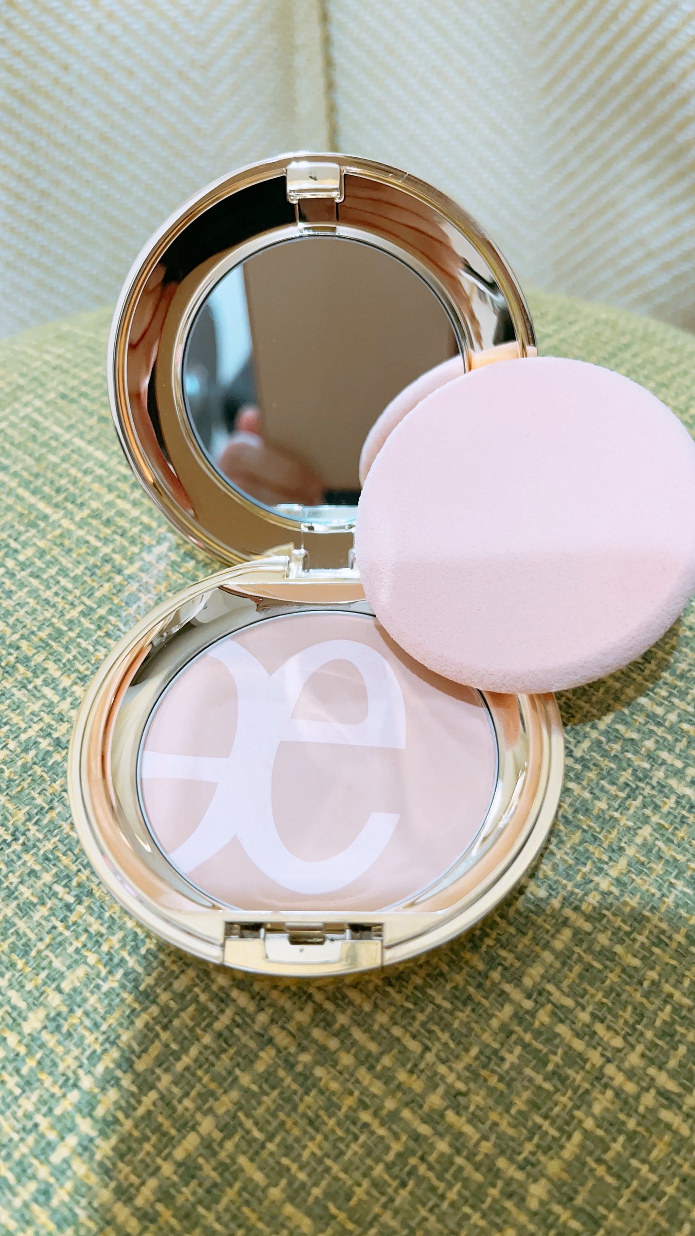 リファイン ヴェルヴェティ ファンデーション/Elégance/パウダーファンデーションを使ったクチコミ(1枚目)