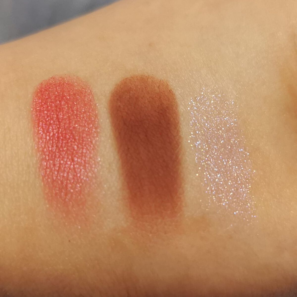 シングルアイシャドウ/aZTK/単色アイシャドウを使ったクチコミ（2枚目）