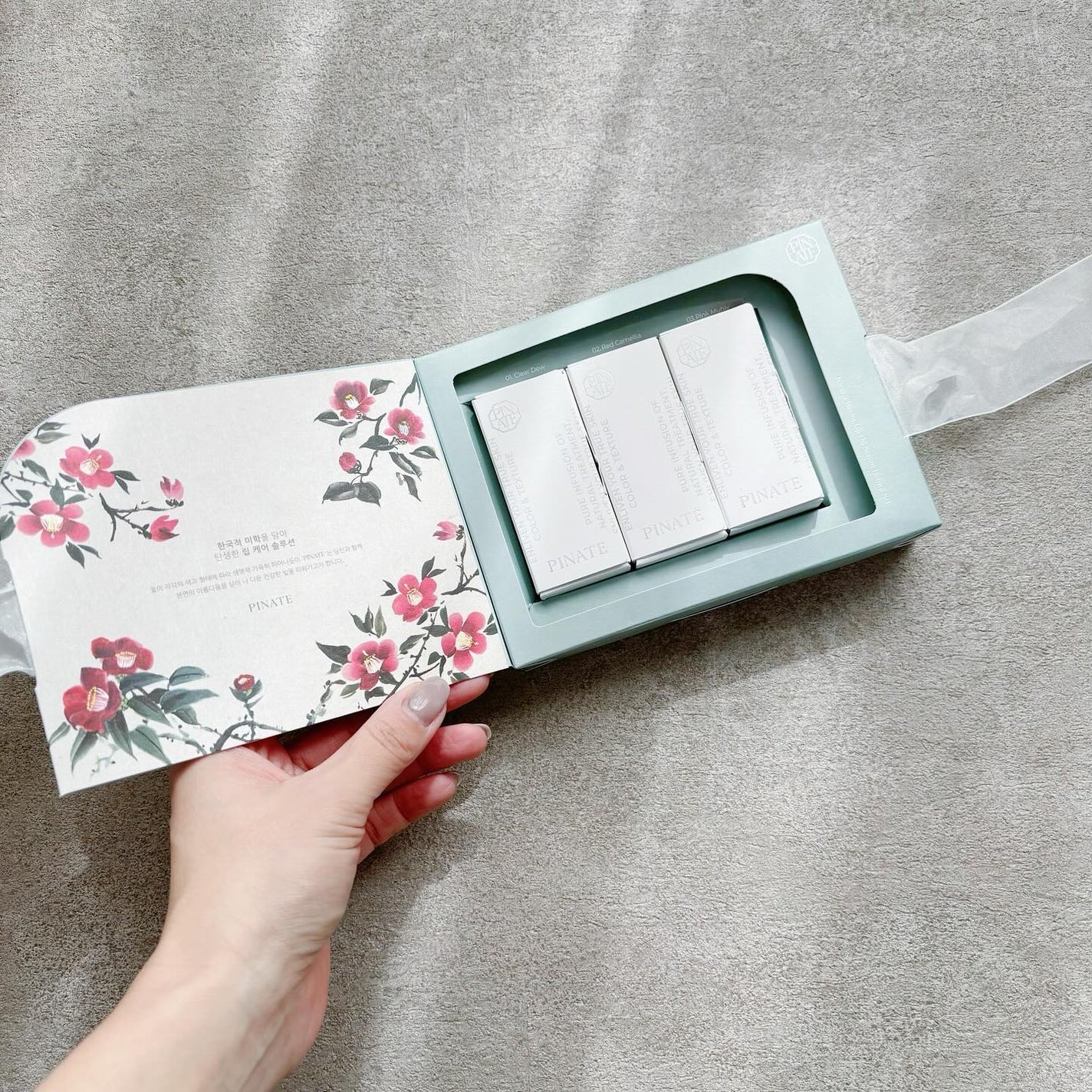 ナチュラルブルームリップオイルセラム 3色セット/PINATE/リップグロスを使ったクチコミ(2枚目)