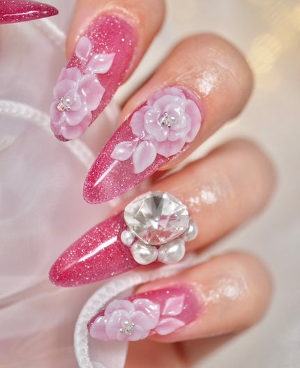 リアジェル on LIPS 「薔薇はNendoホワイト01で作っています❣️作っているリー..」(2枚目)