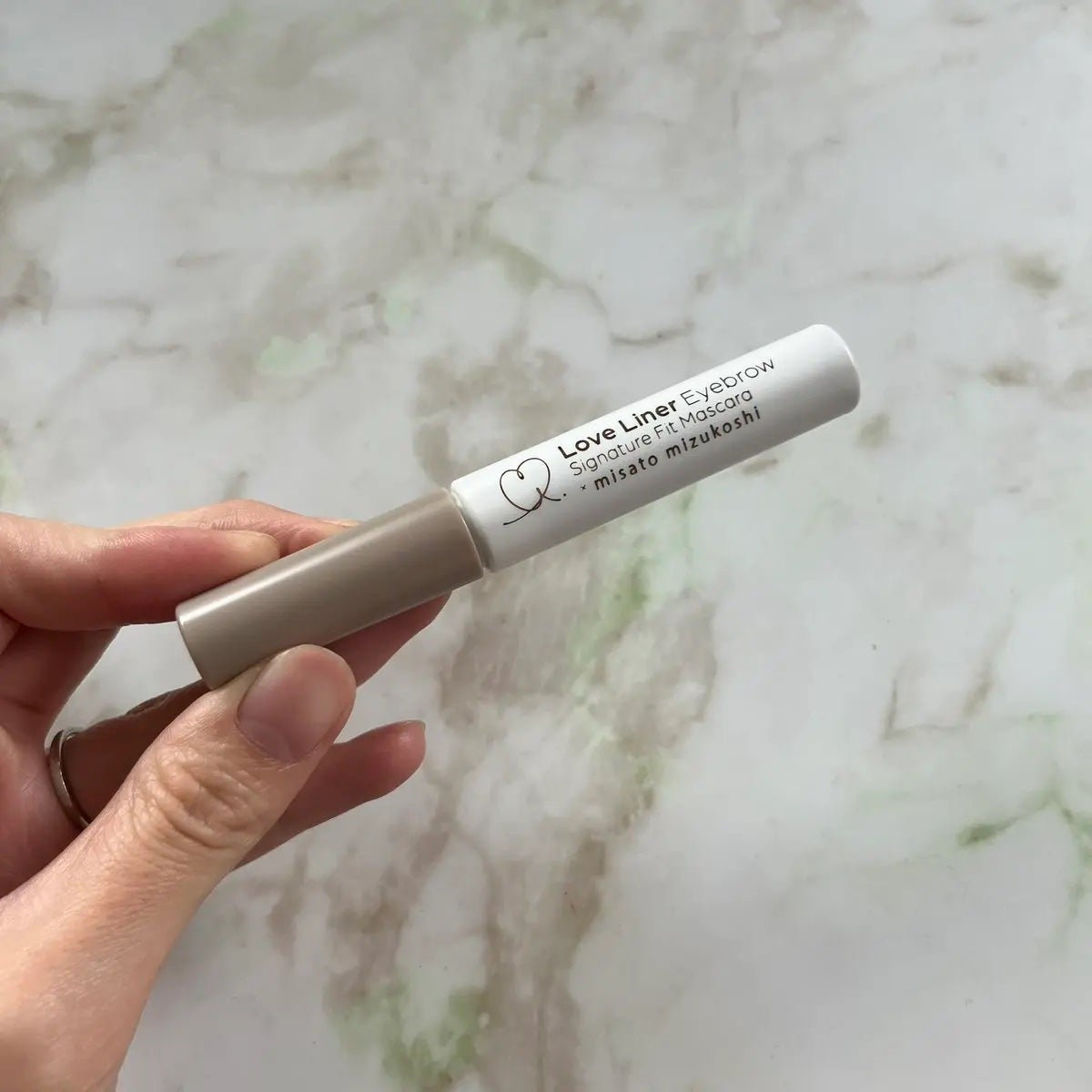 ラブ・ライナー シグネチャーフィットマスカラ MMC2<アイブロウ>/ラブ・ライナー/眉マスカラを使ったクチコミ(2枚目)