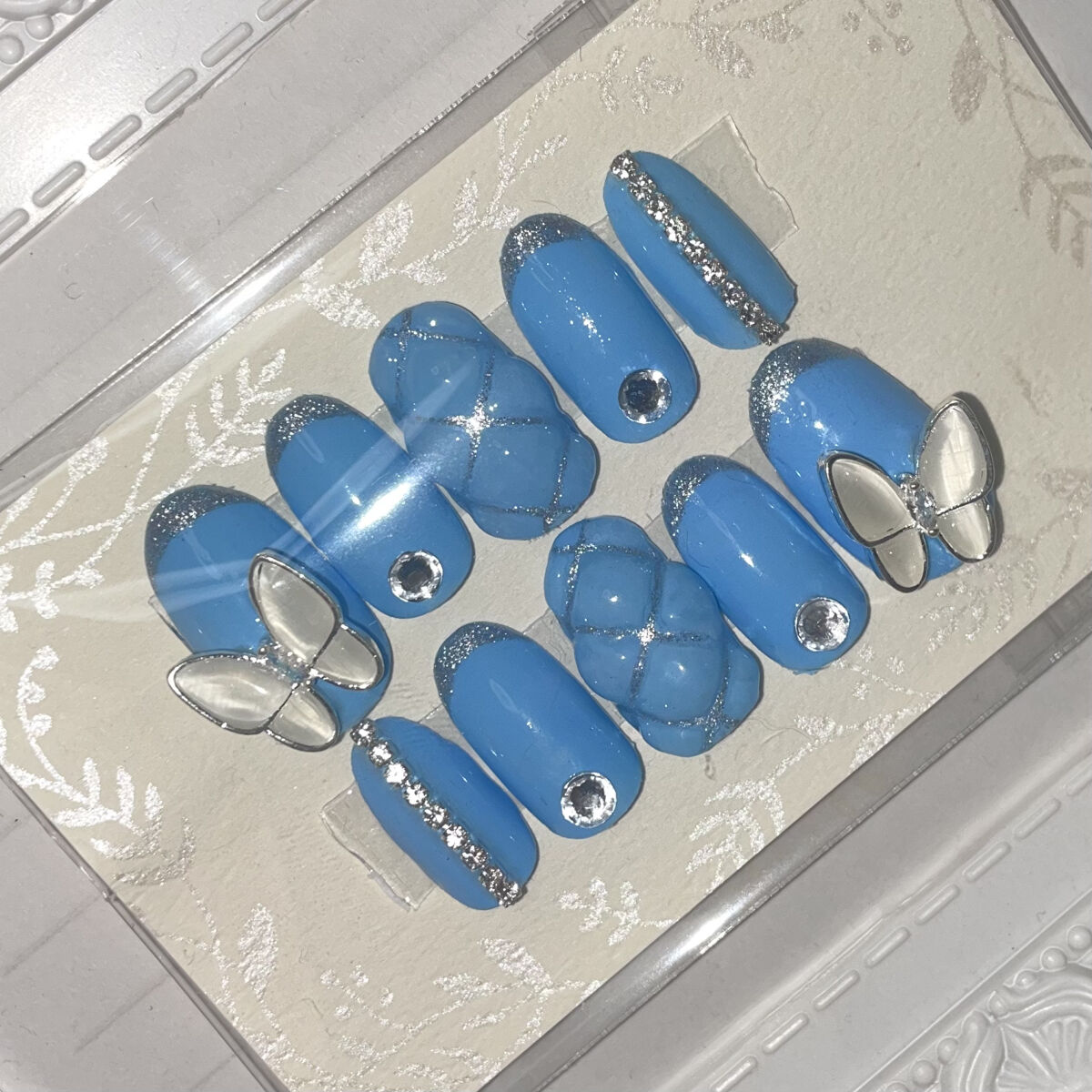 ジェルネイル ミルキーブルー/セリア/ジェルネイルを使ったクチコミ（1枚目）