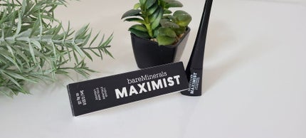 bareMinerals マキシミストリキッドアイライナー のクチコミ「
*
ワンストロークでやさしく
瞬時に“目力アップ”
漆黒フィルムがまぶたにフィットし
仕上が.....」(3枚目)