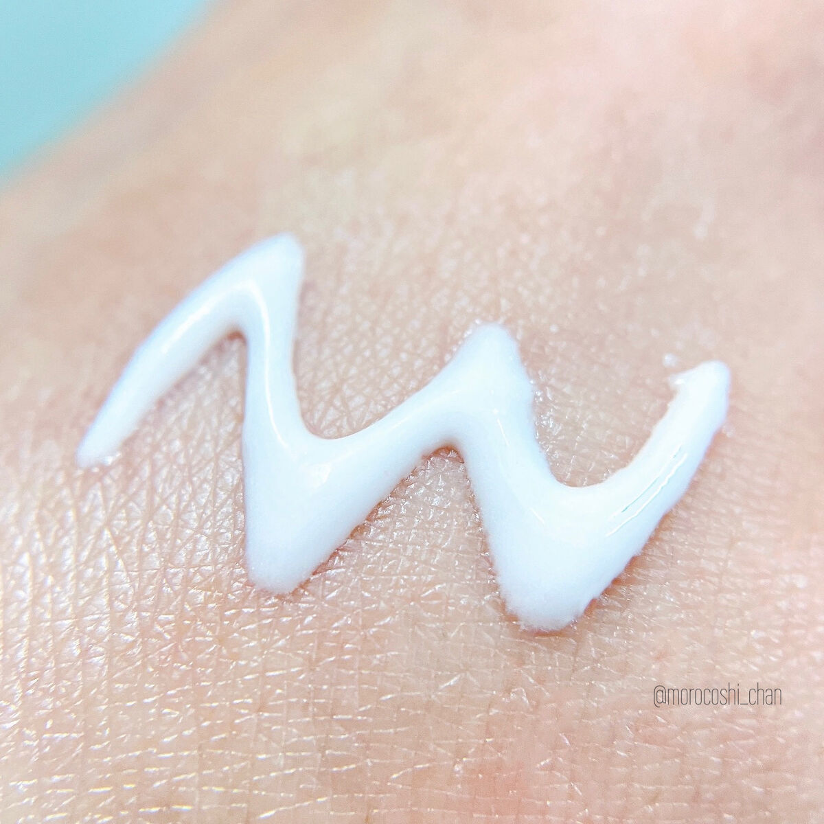 ニベアUV ディープ プロテクト＆ケア トーンアップ エッセンス/ニベア/日焼け止めローションを使ったクチコミ（3枚目）