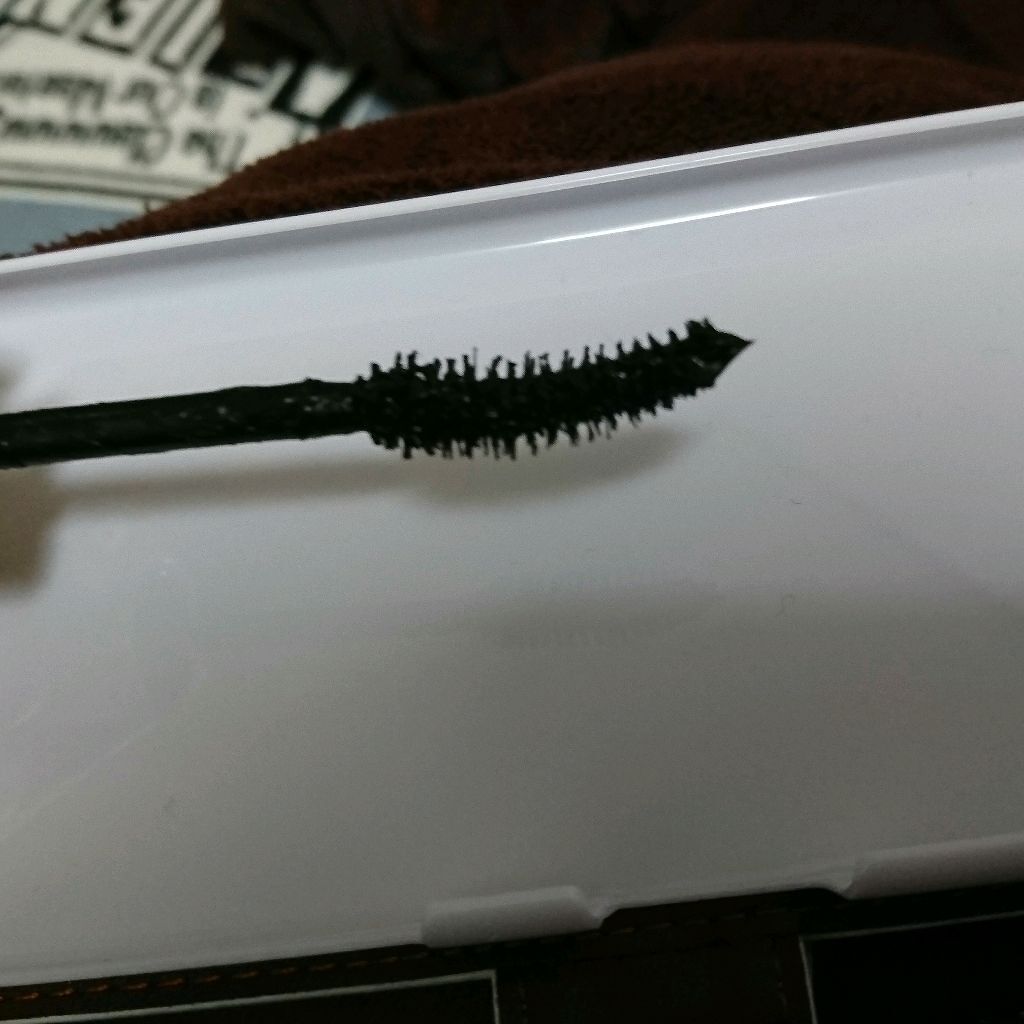 MAYBELLINE NEW YORK ボリューム エクスプレス マグナム ウォータープルーフ Nのクチコミ「とってもよくのびます！！
ボリュームを出したい方はオススメしません。
どちらかというと長さが伸.....」（2枚目）