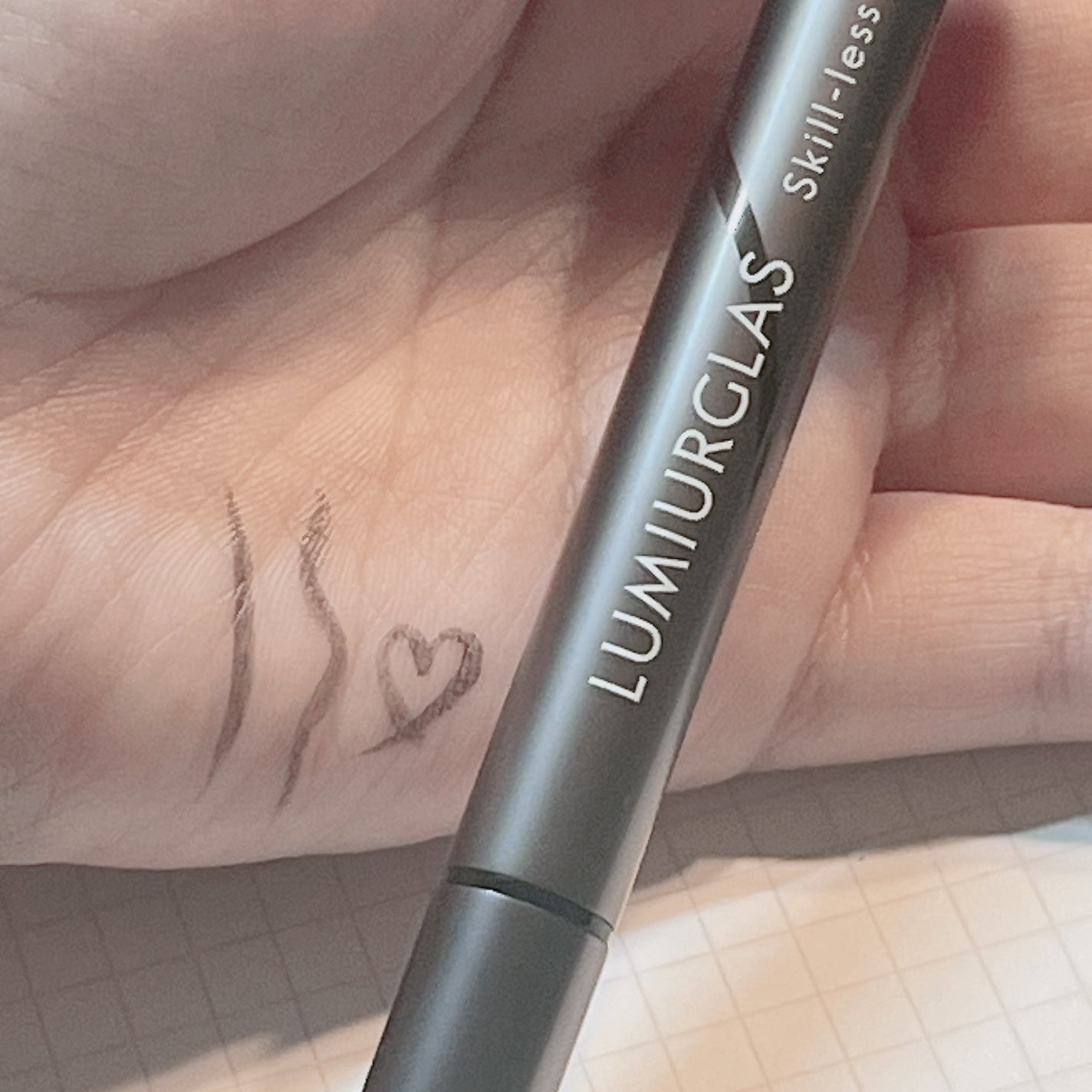 スキルレスライナー/LUMIURGLAS/リキッドアイライナーを使ったクチコミ(2枚目)