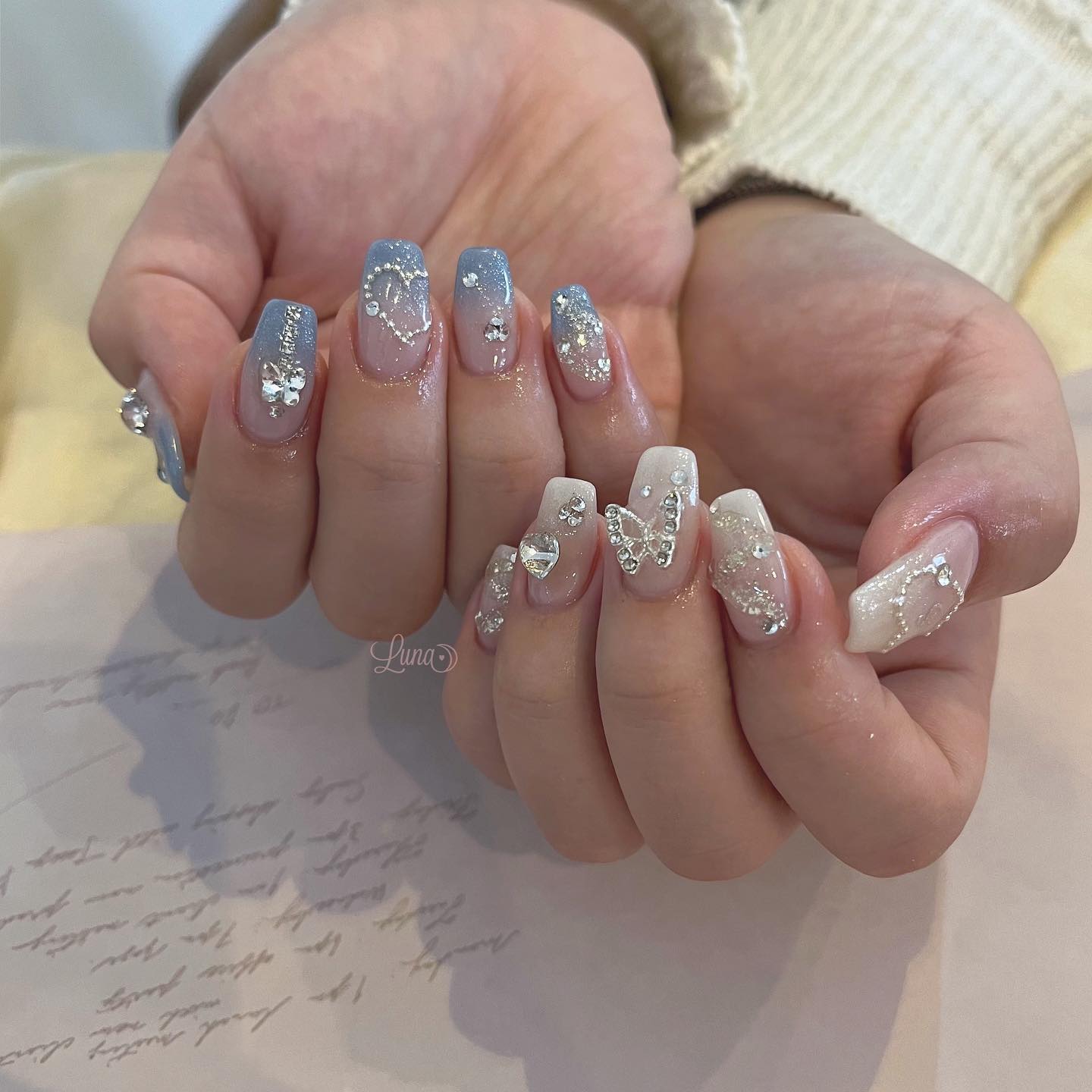 #ジェルネイル,#ワンカラーネイル,#ニュアンスネイル,#うるうるネイル,#ちゅるんネイル,#シンプルネイル,#パーツネイル,#透け感ネイル,#クリアネイル,#ぷっくりネイル,#ちぐはぐネイル,#韓国ネイル,#きらきらネイル,#うるつやネイル,#フレンチガーリーネイル,#ブルーネイル,#蝶々ネイル,#ラメグラネイルのネイルデザイン