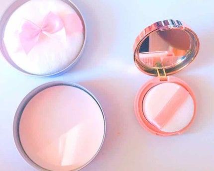 すっぴんパウダー ドリーミーカモミールの香り/クラブ/プレストパウダーの画像