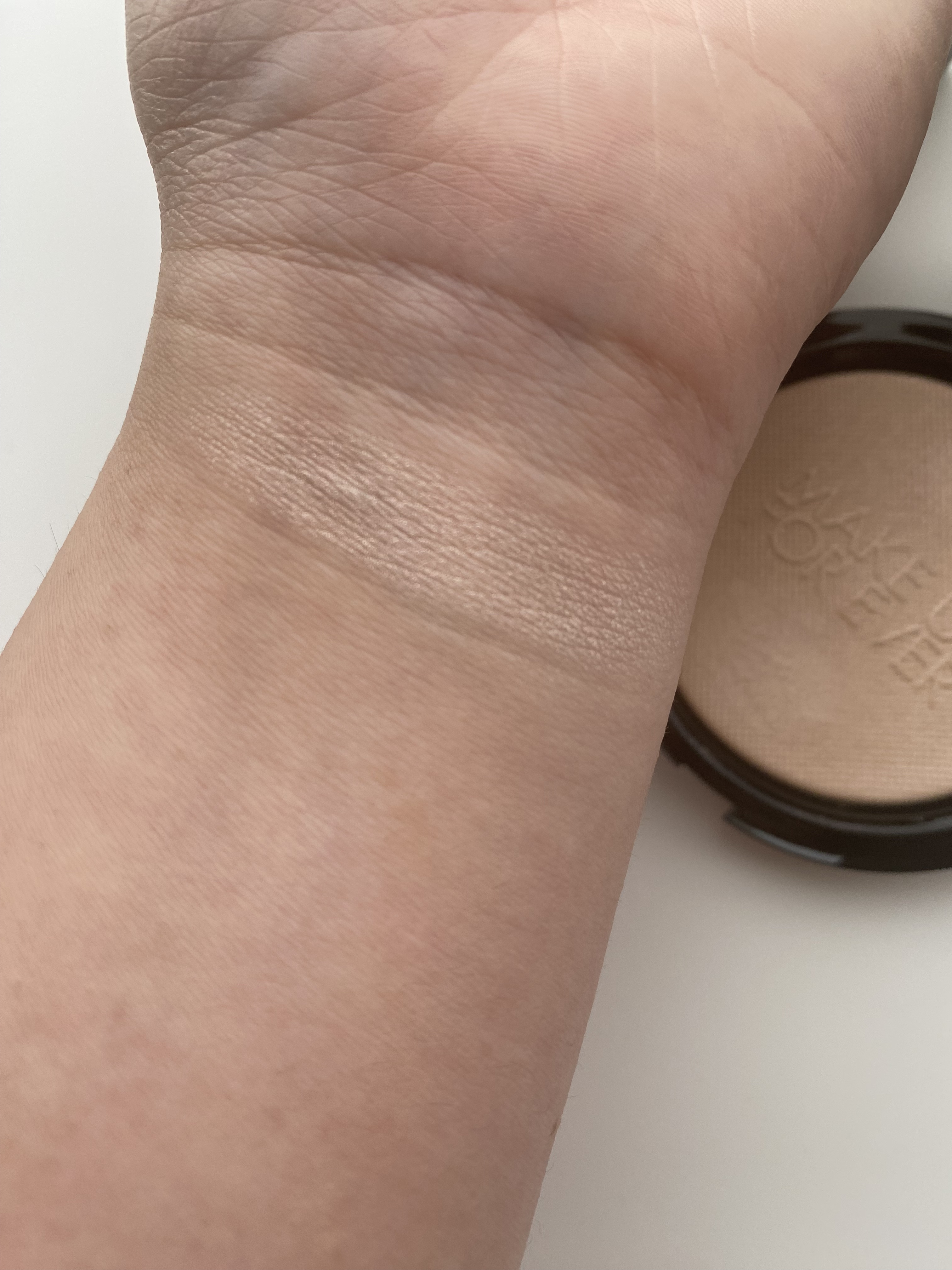 プログロウ 01 パーリーローズ/MAKE UP FOR EVER/パウダーハイライトを使ったクチコミ（3枚目）